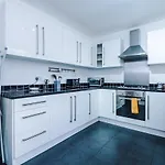 Finchley House Lovely House In Anfield, 2 Minutes Walk From The Stadium, Parking And Wifi