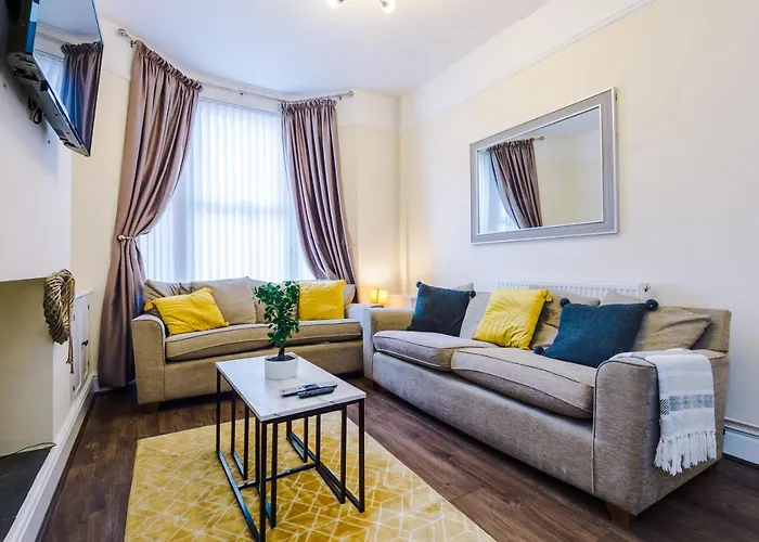 Finchley House Lovely House In Anfield, 2 Minutes Walk From The Stadium, Parking And Wifi